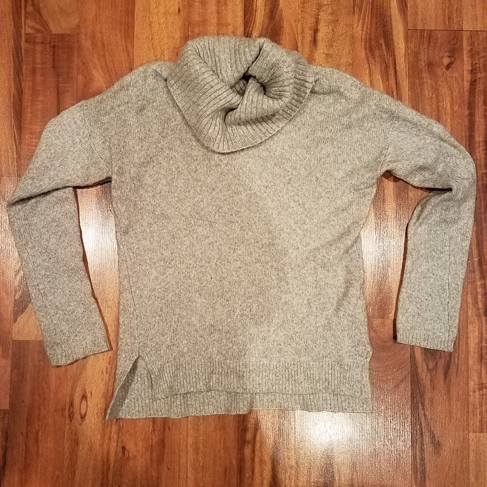 Gap grey wool blend cowl neck sweater size medium